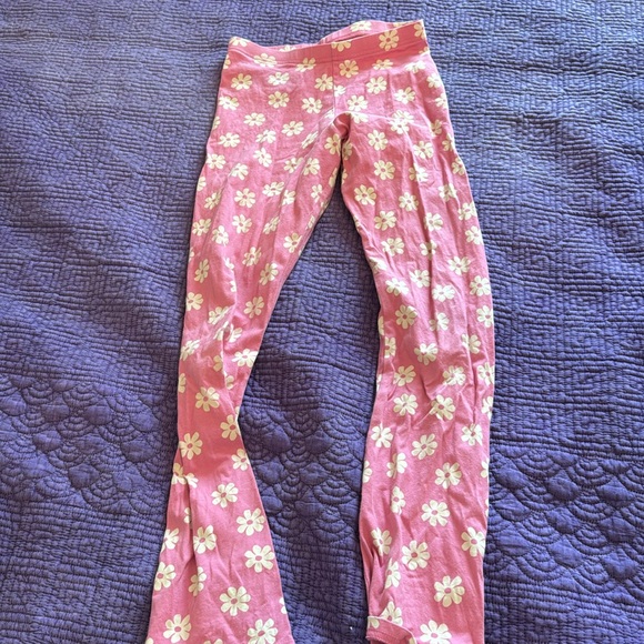 Old Navy Active Flare Leggings - Picture 6 of 13